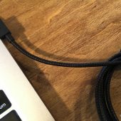 The Nonda ZUS Kevlar Reinforced USB-A to Lightning Cable: The Right Angle for Charging!