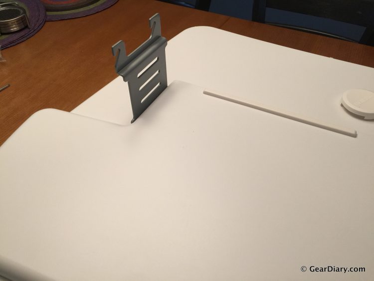 The FlexiSpot Sit-Stand Desktop WorkstationReview: It Is an Office Revelation! 6 Assembling the FlexiSpot Sit-Stand Desktop Workstation