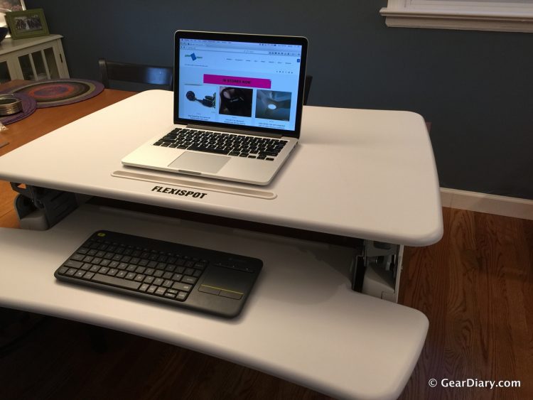 The FlexiSpot Sit-Stand Desktop WorkstationReview: It Is an Office Revelation! 10 The FlexiSpot Sit-Stand Desktop WorkstationReview: It Is an Office Revelation!