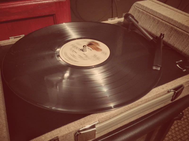 The Crosley Nomad Turntable: A Great Gift Idea for the Vinyl Lover