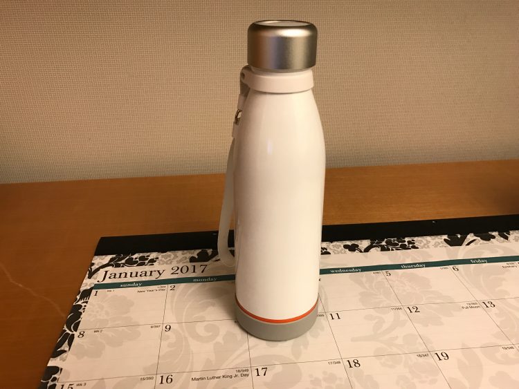 The STYR Bottle Tracks Your Daily Consumption of Water