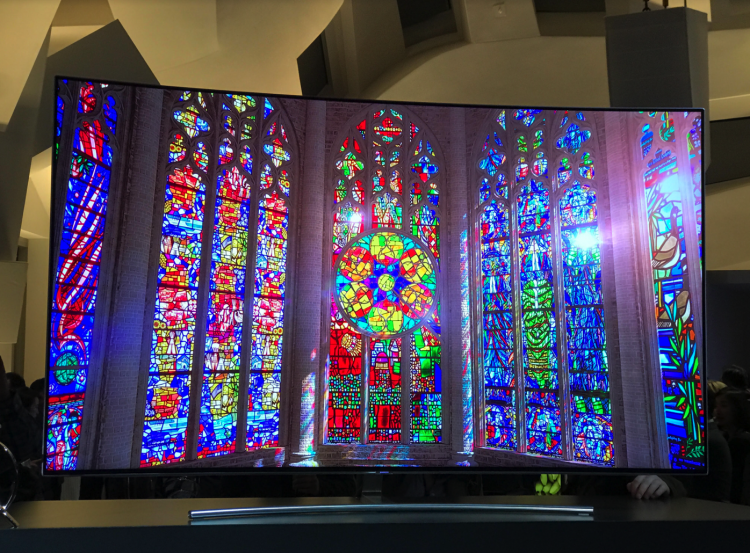 Samsung Electronics' QLED TV Series Is a Feast for Your Eyes