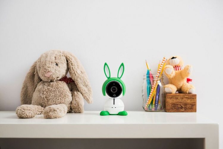 Netgear's Arlo Baby Camera Gets You a View of Your Baby Even from the Crib