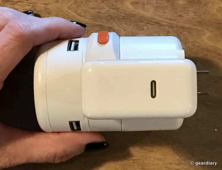 Oneadaptr Twist+ World Adapter DUO