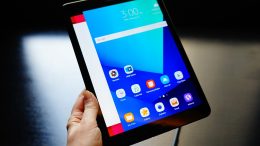 Samsung Goes Tablet Crazy at MWC