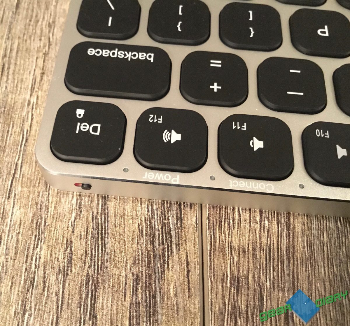 Kanex Mini Multi-Sync Keyboard Allows for Continuity Between Your Devices