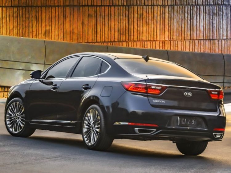 2017 Kia Cadenza is Big on What Matters Most in a Sedan