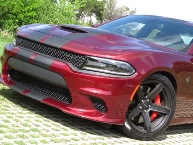 2017 Dodge Charger SRT Hellcat Is the Baddest Cat with Four Doors
