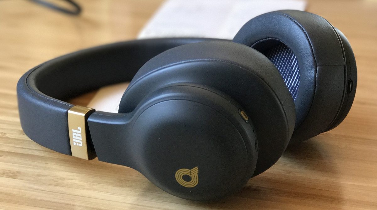 kompleksitet Ulydighed Minefelt JBL E55BT Quincy Edition Headphones: Quincy Jones' Signature Sound |  GearDiary