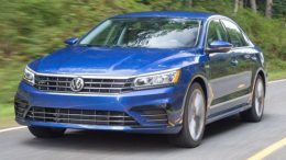 2017 Volkswagen Passat Toes the R-Line