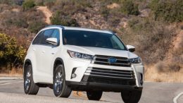 2017 Toyota Highlander Hybrid Is Toyota's Best Family Utility Vehicle Yet