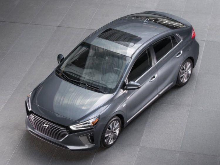 2017 Hyundai Ioniq Hybrid Is a True Contender