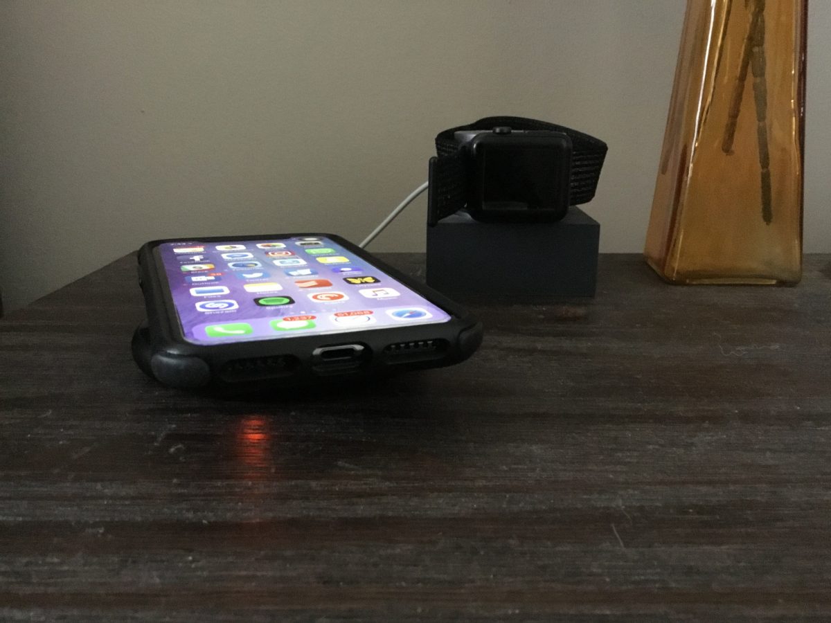 RavPower Wireless Charging Base Is the Perfect Companion for Your iPhone X