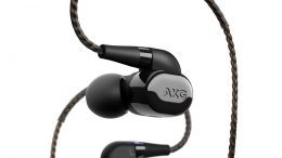 AKG N5005 Headphones Flaunt Studio Quality Sound and a Brilliant Design