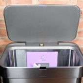 Simplehuman Lets You Talk to Your Trash Can, and It’s Amazing