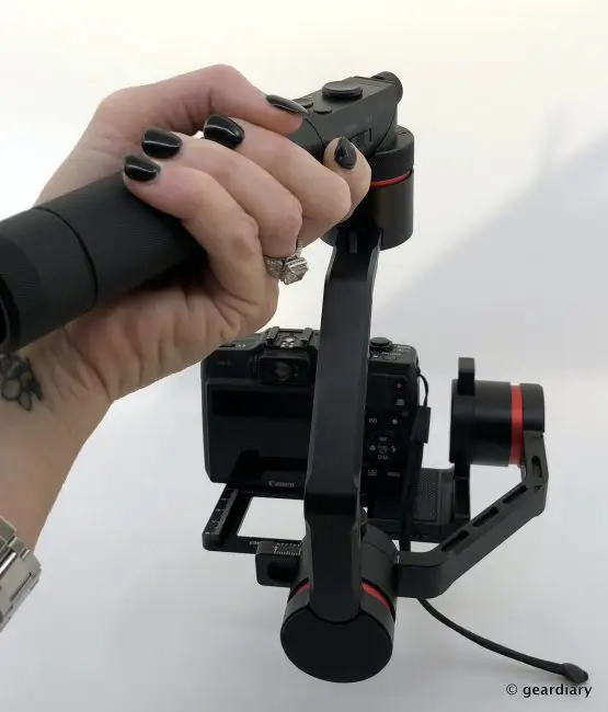 Snoppa Kylin M Motorized 3-Axis Stabilizer for Lightweight Cameras Review |  Gear Diary