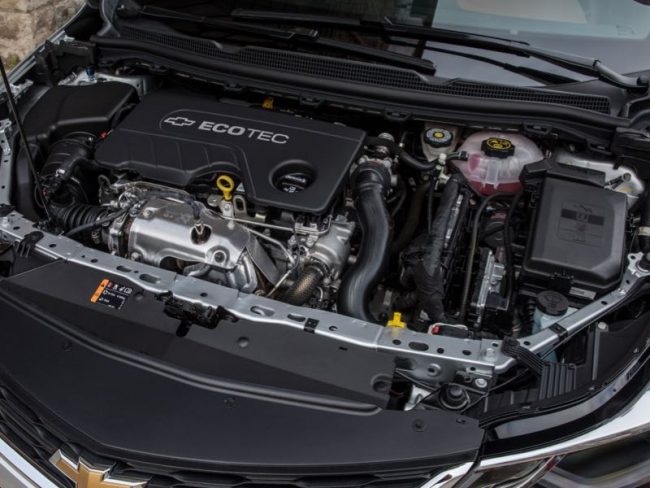2018 Chevrolet Cruze Hatch Diesel Debuts