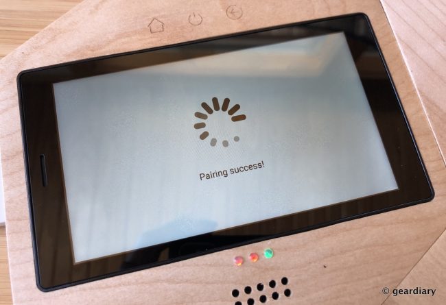 Pitaka MagHive: Smart Organization and Reminders in an Attractive Wooden Hub