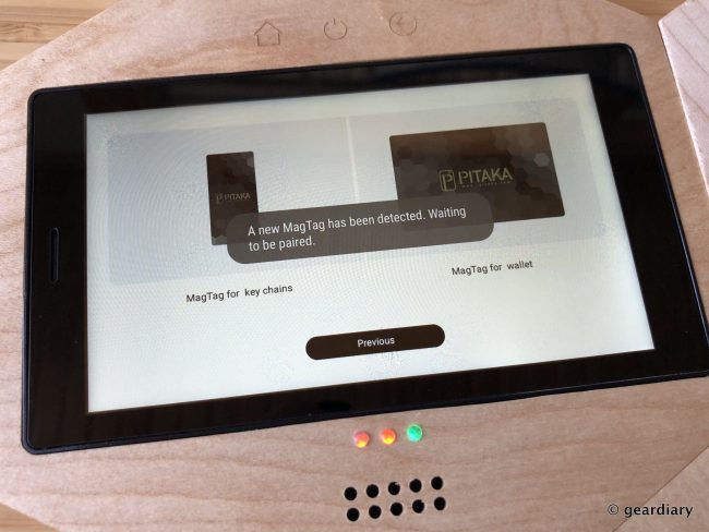 Pitaka MagHive: Smart Organization and Reminders in an Attractive Wooden Hub