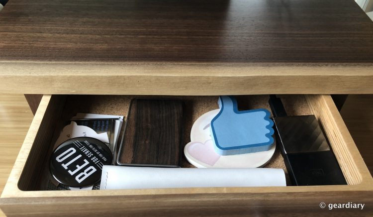 Understands EVO 1: Elevate and Organize Your iMac with Gorgeous, Functional Wood