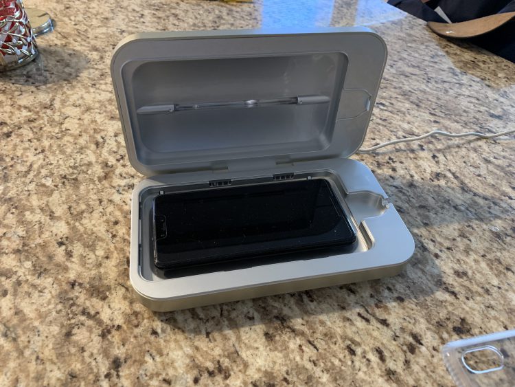 PhoneSoap 3 Is an Easy Way to Make Your Phone Less Disgusting
