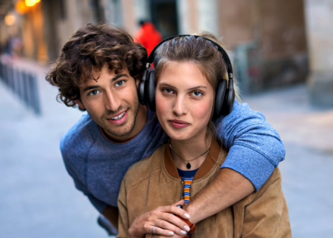 JBL LIVE 650BTNC Are Impressive Wireless Headphones with ANC and Voice Services for Under $200