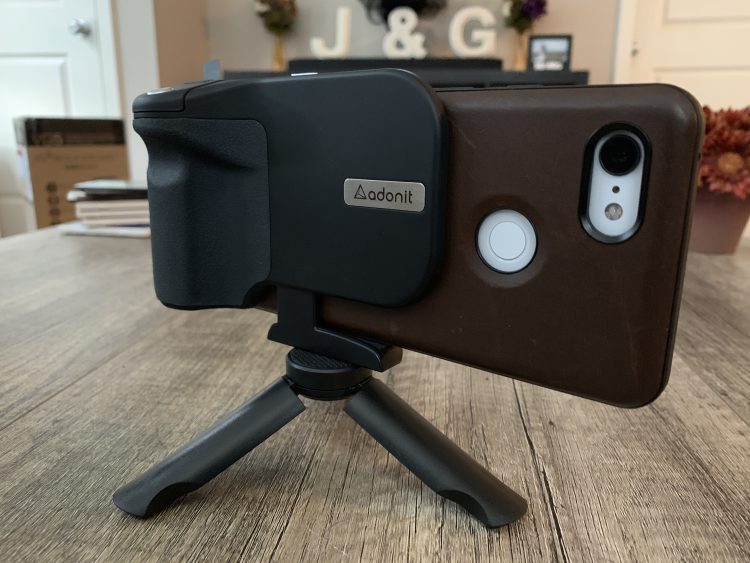 Adonit Photogrip Qi’s Is a Suitable Upgrade to an Already Great Camera Accessory