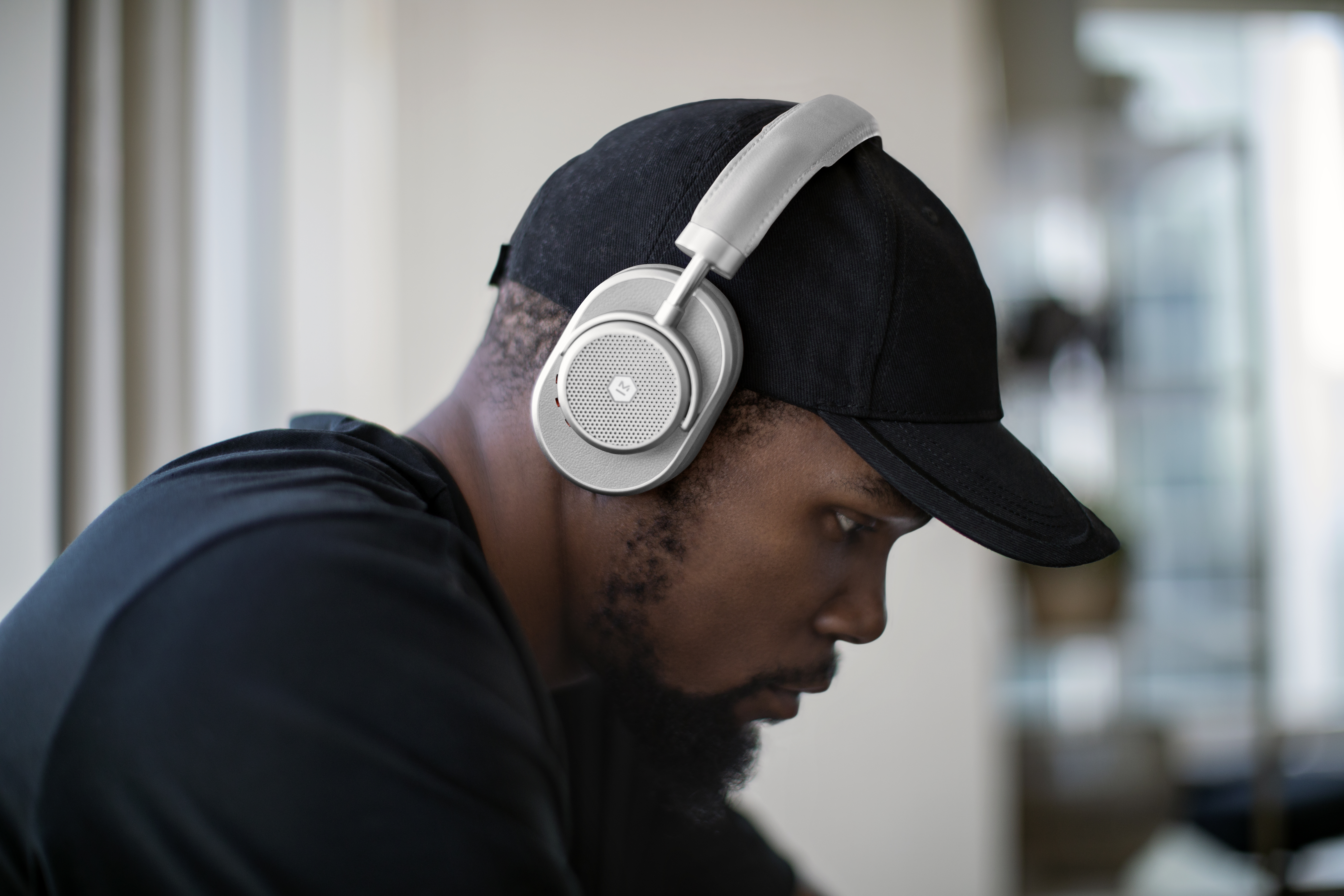 【限定版】Master & Dynamic MW65 Kevin Duraut Master & Dynamic Debuts Kevin Durant-Designed MW65 Wireless