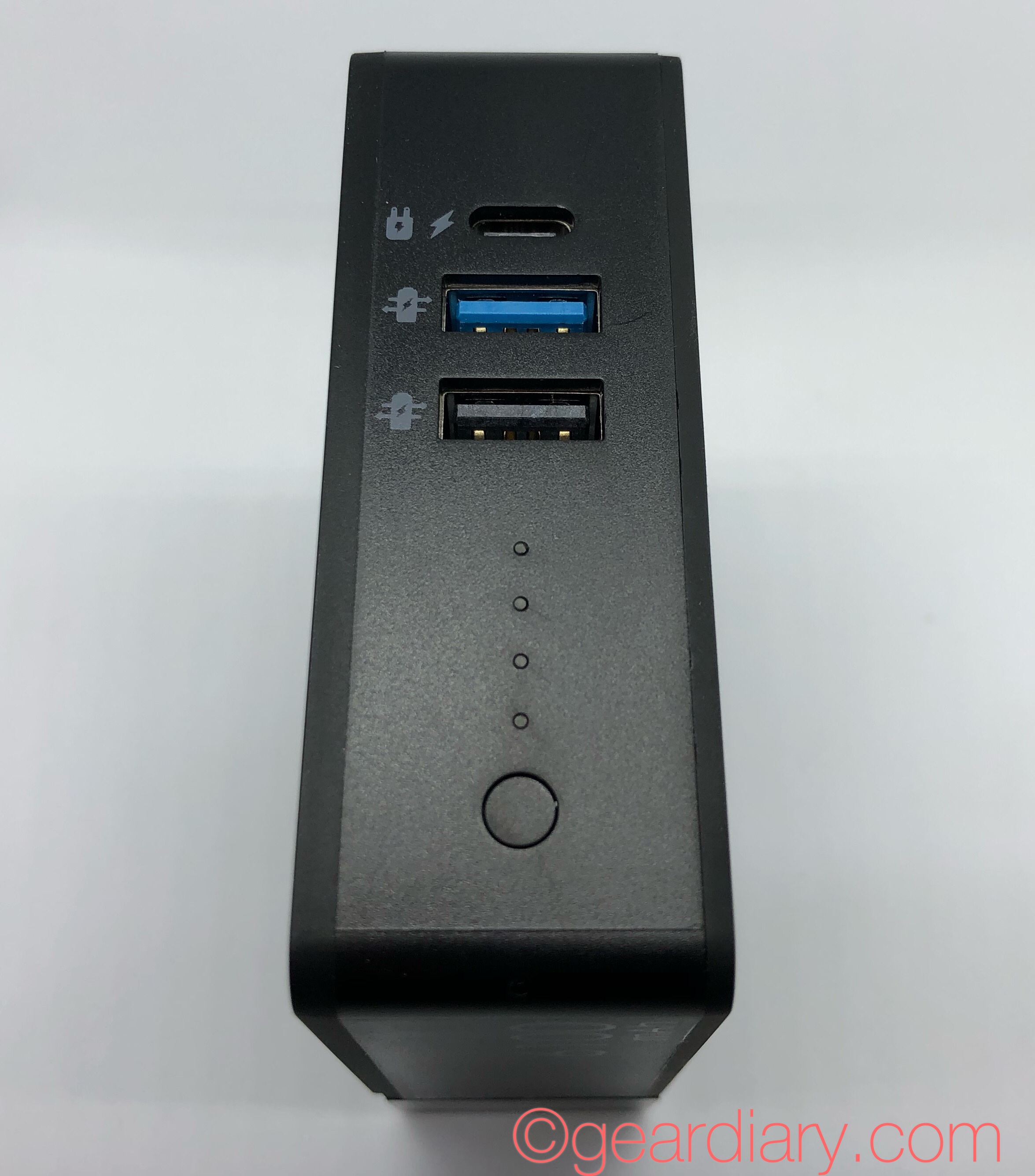 Mophie Powerstation Hub Is My New GoTo Travel Companion