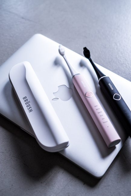 Bruush Your Teeth with One of the Smartest Toothbrushes on the Market