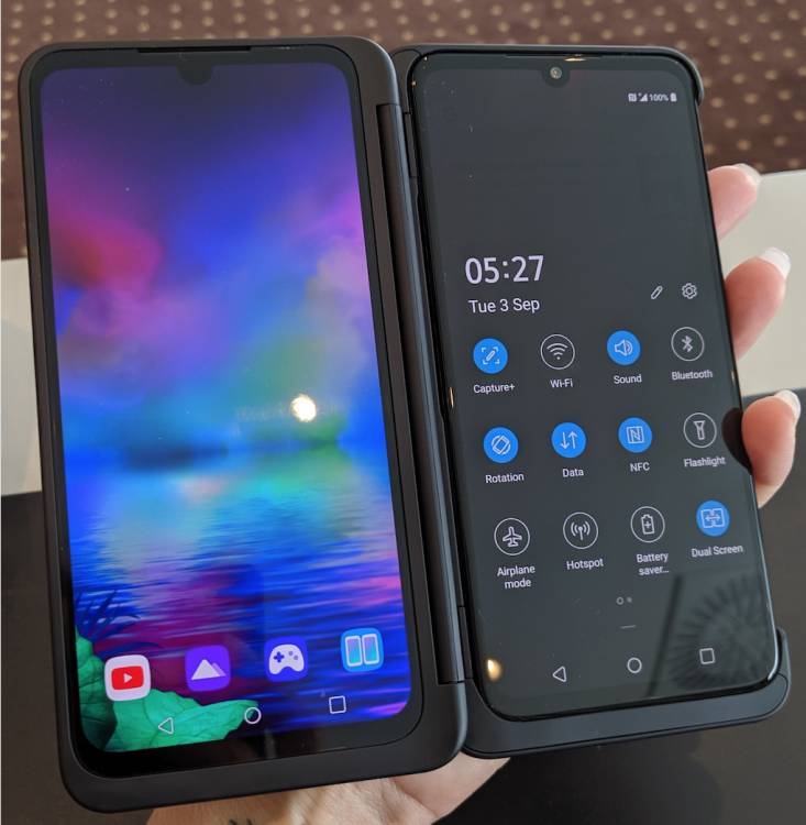 LG G8X ThinQ and DualScreen Case Make for a Practical Dual-Screen Folding Phone