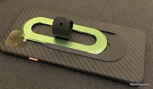 Ohsnap Is "the Phone Grip That Doesn't Suck," and Here's Why You Need One!