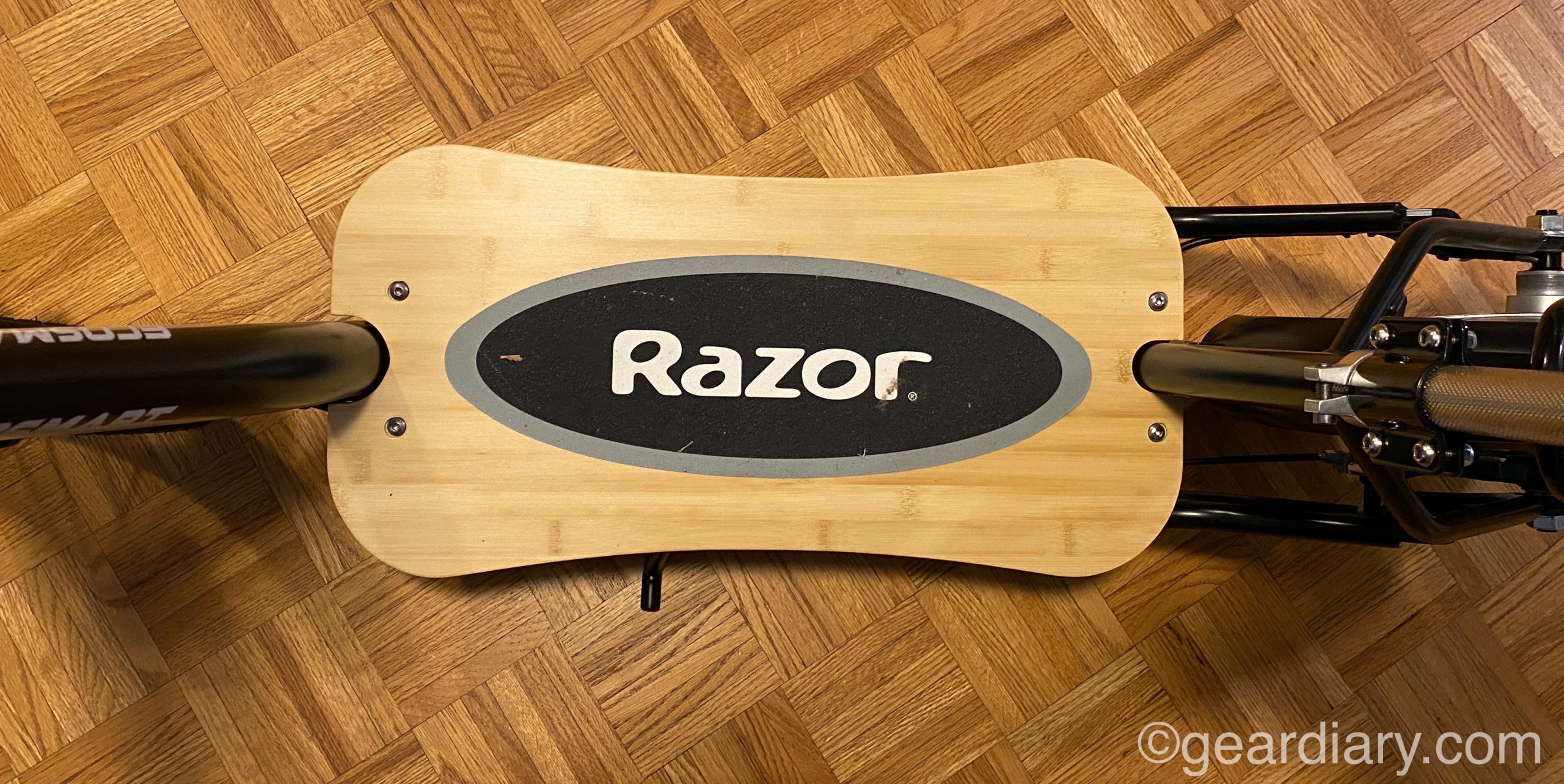 Razor EcoSmart Metro HD Electric Scooter Is a Fun Yet Practical Ride