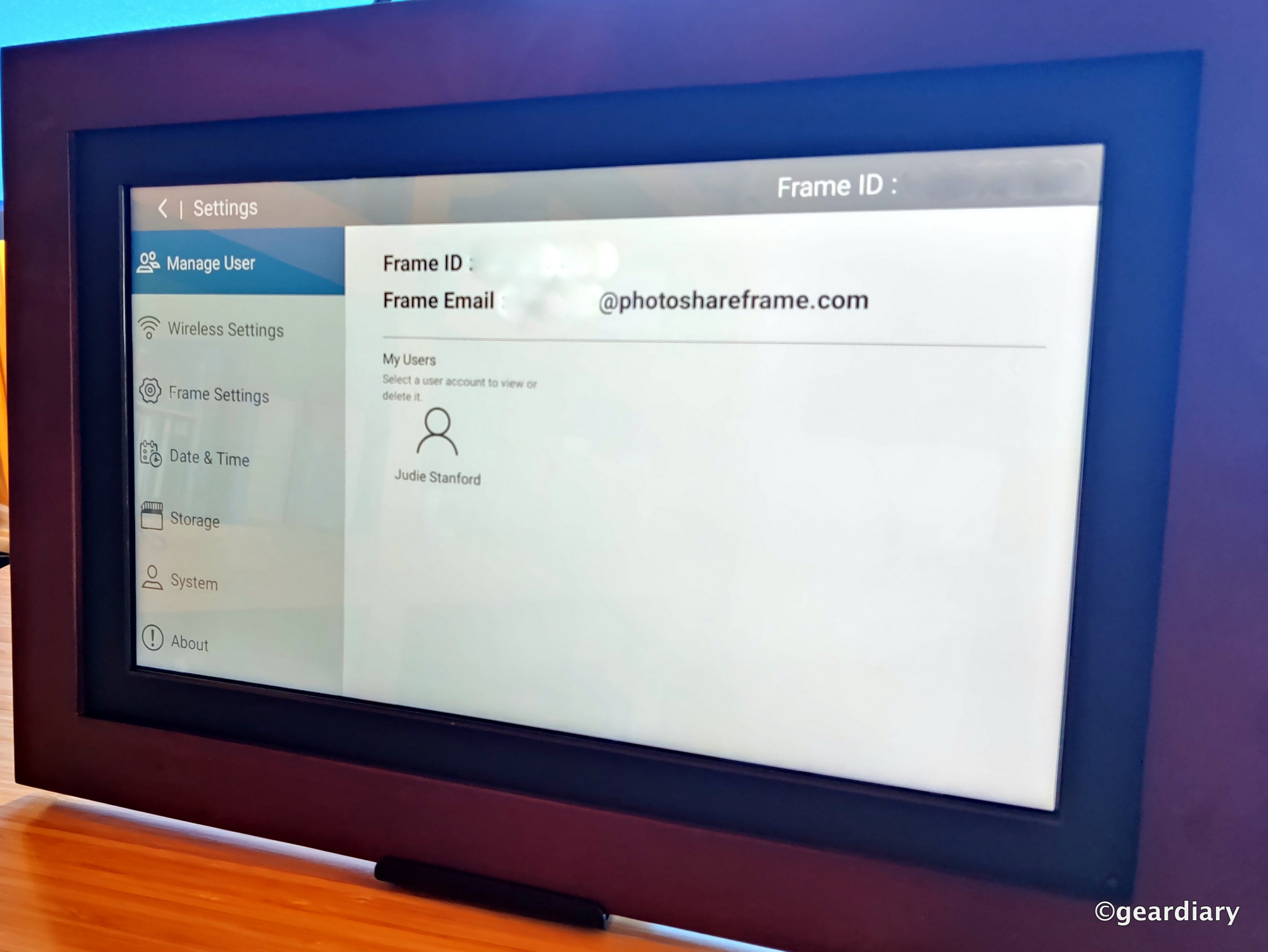 Brookstone PhotoShare Smart Digital Photo Frame Review Easily Share