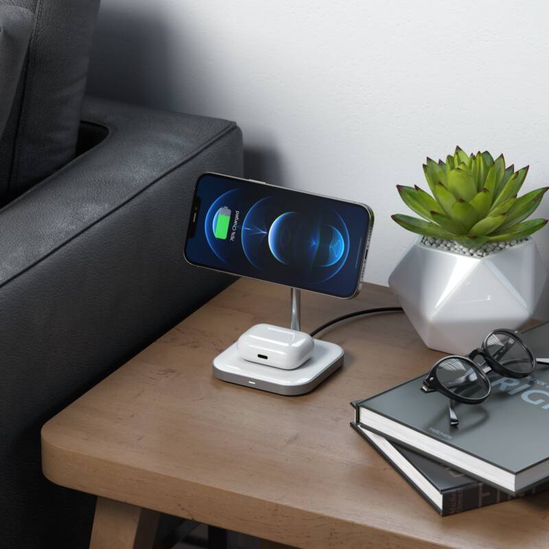 The Satechi Aluminum 2-in-1 Magnetic Wireless Charging Stand Is Brilliant for Your iPhone 12