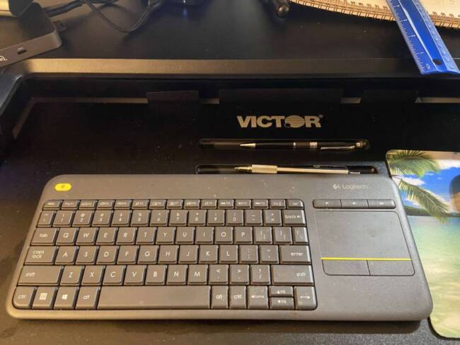 Victor DCX760G Standing Desk
