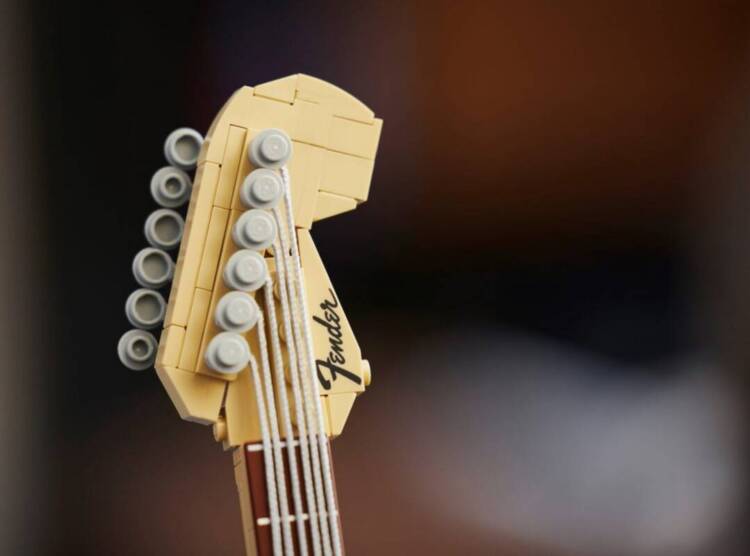 Head of the Fender Stratocaster LEGO Set Guitar