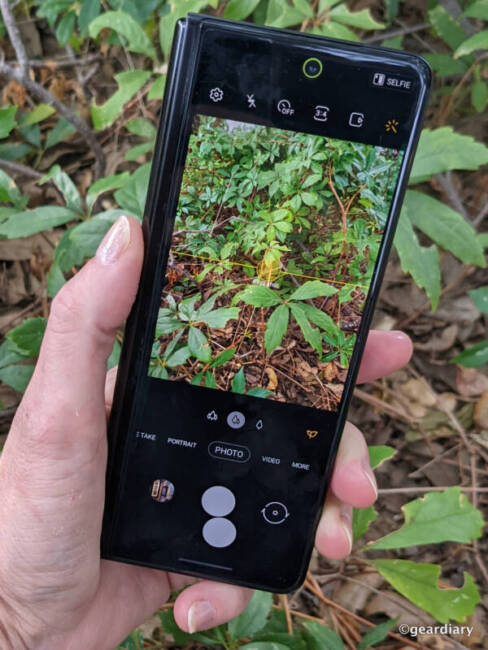 Taking a photo using the cover display as your viewfinder on the Samsung Galaxy Z Fold3.