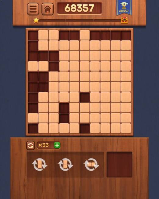Playing a wood Block puzzle on the Samsung Galaxy Z Fold3.