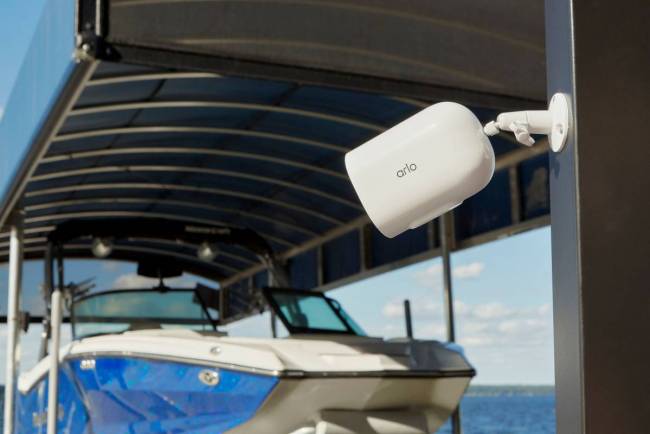Verizon Arlo Go 2 LTE/Wi-Fi Security Camera mounted in a marina aimed at a boat