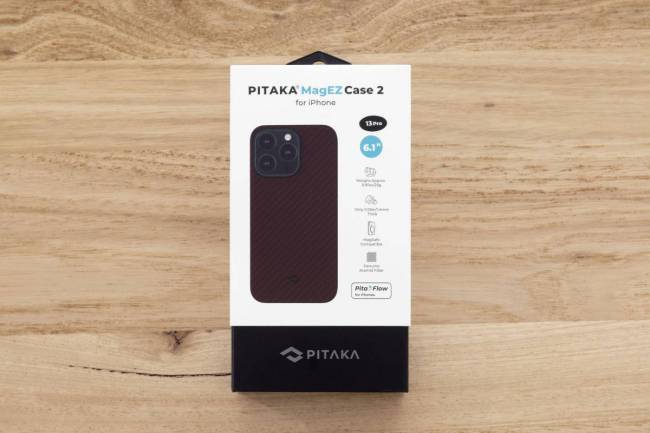 Front of Pitaka MagEZ Case Pro for iPhone 13 retail case. 