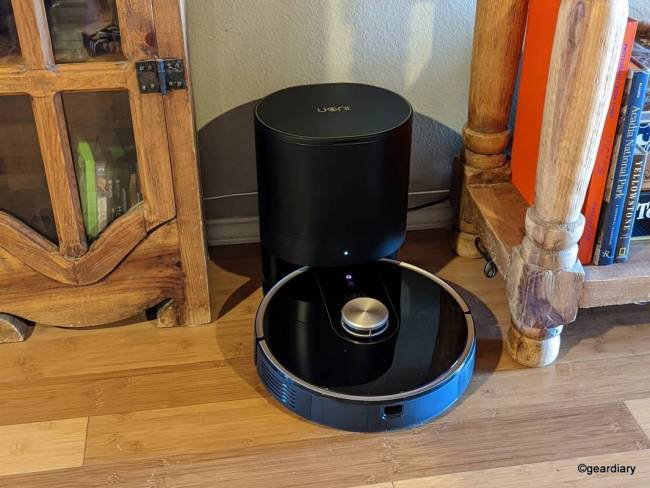 Uoni V980Plus Robot Vacuum Cleaner Review: LiDAR Mapping, Powerful Suction, and a (Mostly) Self-Emptying Dustbin