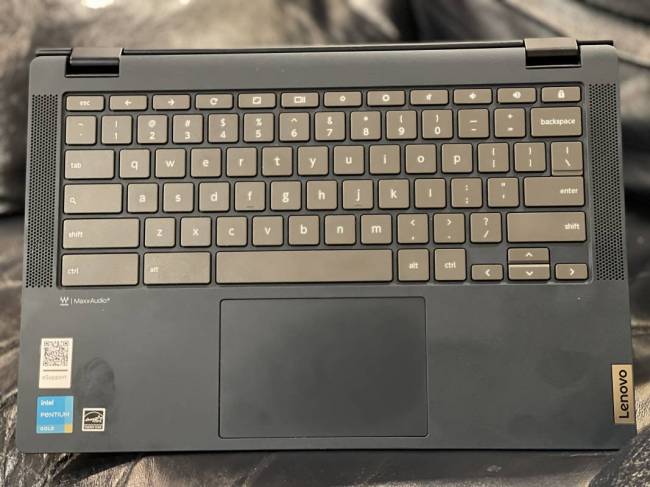 Lenovo Flex 5i 13" 2-in-1 Chromebook keyboard and touch pad