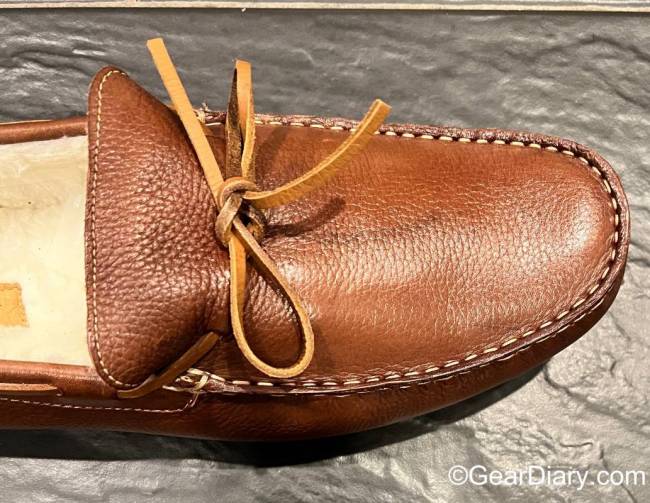 Tied laces on the front of the Rockport Men’s Rhyder Tie Slipper