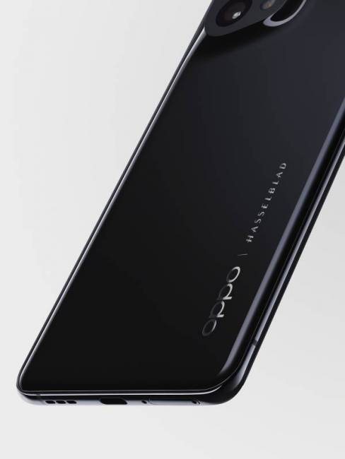 OPPO Find X5 Pro with Hasselblad branding