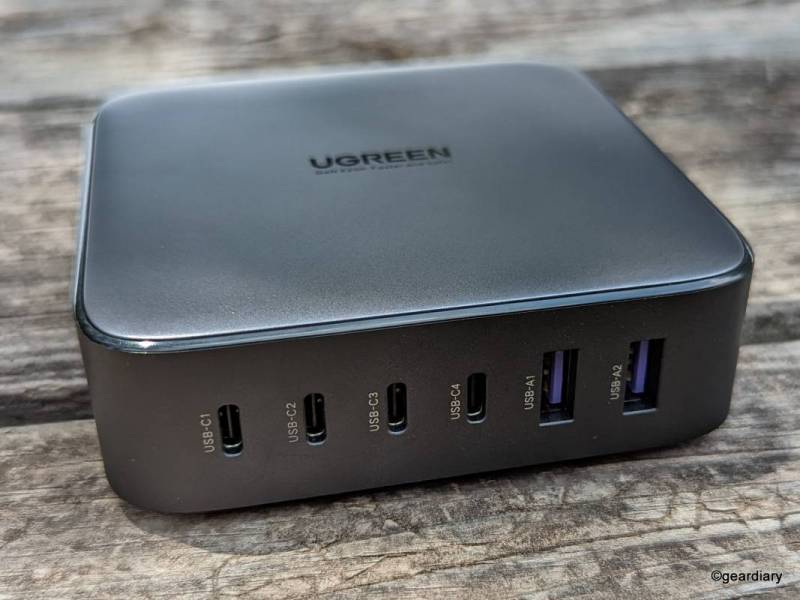 Front ports on the UGREEN Nexode 200W GaN Charger