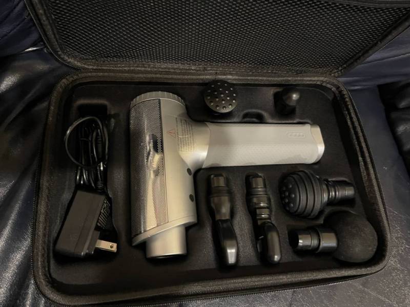 Taotronics 10 Speed Massage Gun 9in case with accessories
