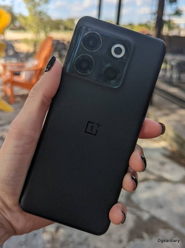 A First Look at the New OnePlus 10T 5G: Consistent 10-Series Style and Plenty of New Features to Explore