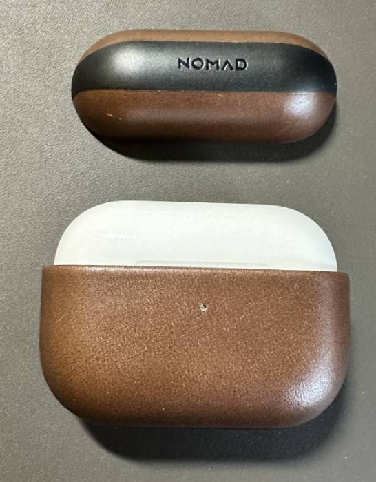 Assempling the two pieces of the Nomad Modern Leather Case for 2nd Gen AirPods on the Airprods Pro