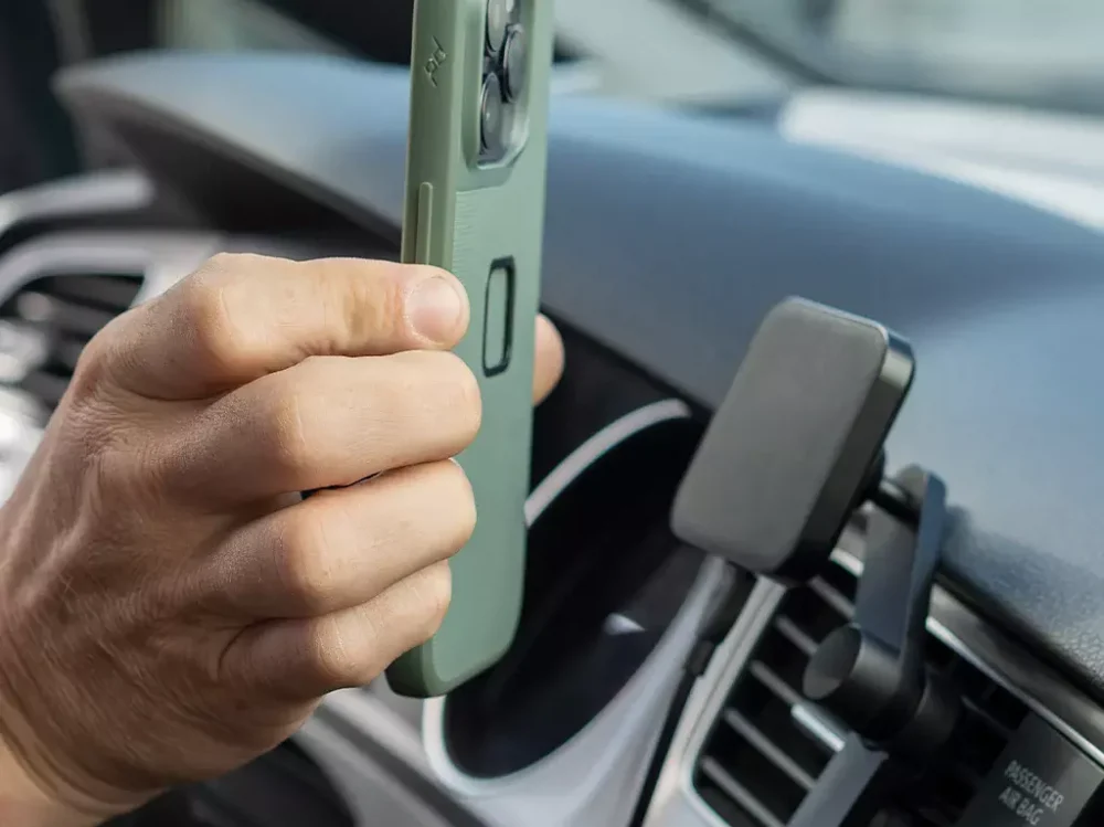 Peak Design Mobile Charging Car Vent Mount Review: A Huge Step Above the Competition
